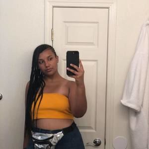 Meet your Posher, Kayla